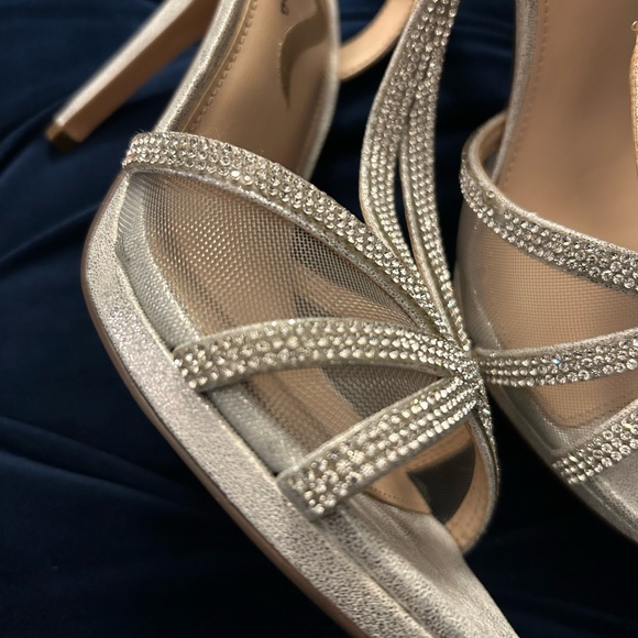 Silver Stillettos (new in box) - Picture 3 of 6